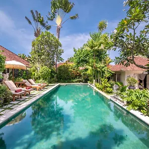 https://villa-senang-seminyak-bali.ubudhotelsnow.com